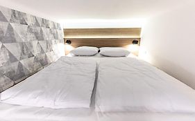 ZEUS Design Apartments